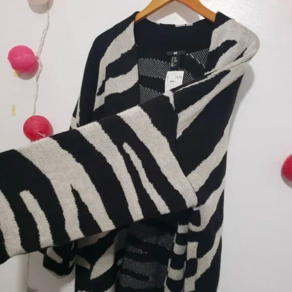 H&M patterned oversized cardigan sweater XS - Picture 3 of 4